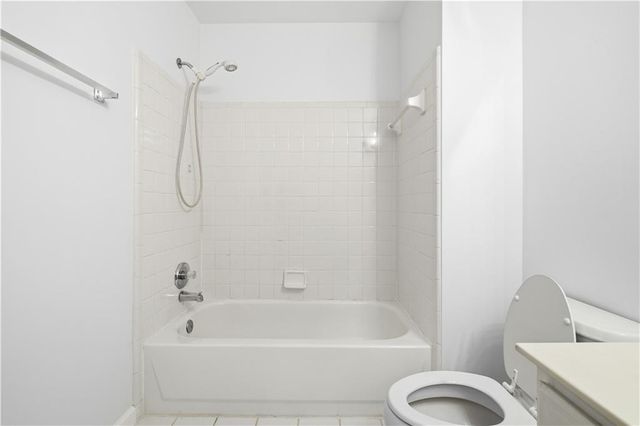 1660 Calvin Davis Circle, Lawrenceville, GA 30043