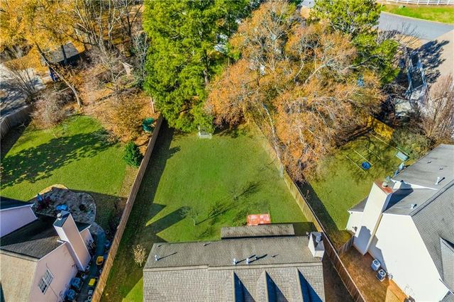 1660 Calvin Davis Circle, Lawrenceville, GA 30043