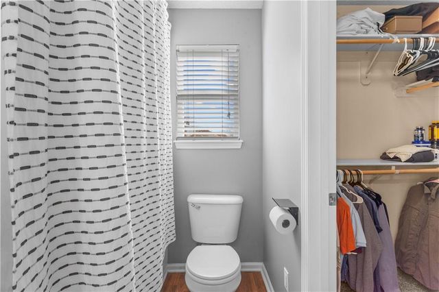 521 SW Lakeview Drive, Grain Valley, MO 64029