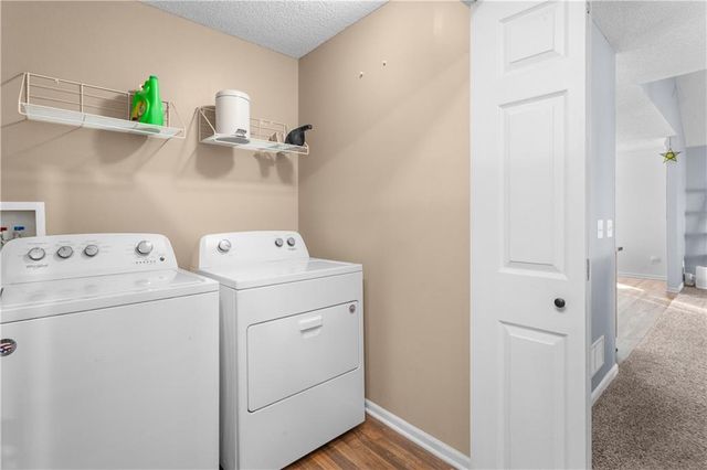 521 SW Lakeview Drive, Grain Valley, MO 64029