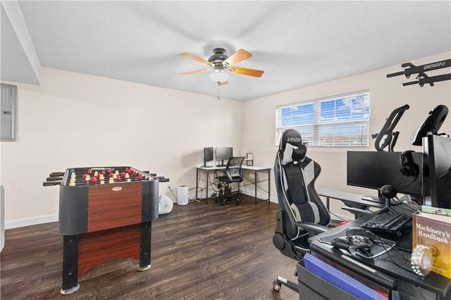 521 SW Lakeview Drive, Grain Valley, MO 64029