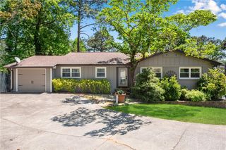 6275 Woodlake Drive, Buford, GA 30518