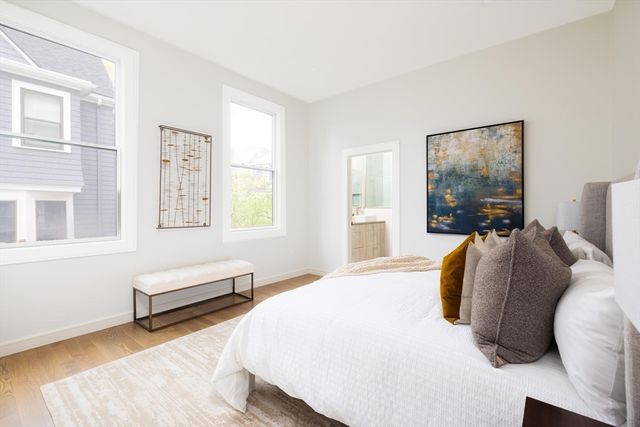 21 Kent Square 1, Brookline, MA 02446