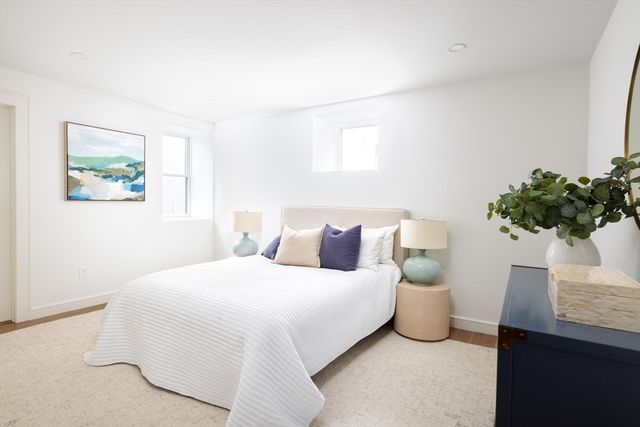 21 Kent Square 1, Brookline, MA 02446