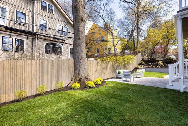 21 Kent Square 1, Brookline, MA 02446