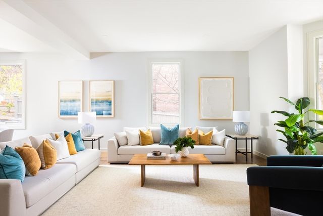 21 Kent Square 1, Brookline, MA 02446