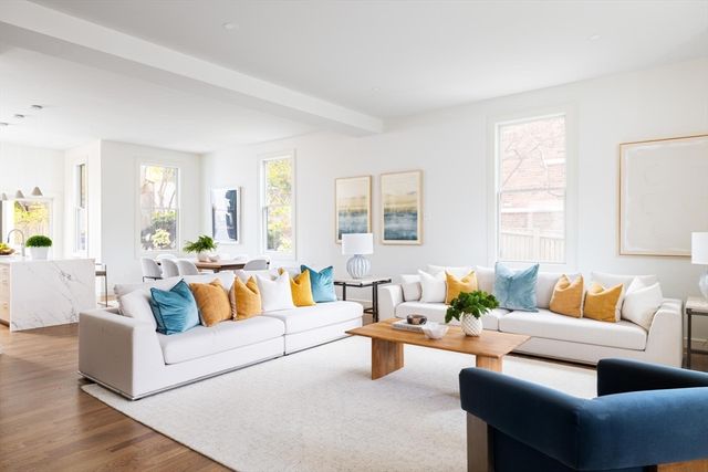 21 Kent Square 1, Brookline, MA 02446