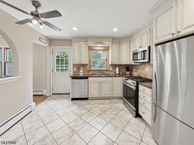 24 Westgate Dr, Sparta Twp., NJ 07871