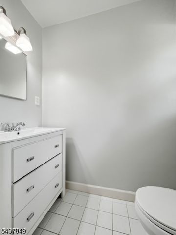 24 Westgate Dr, Sparta Twp., NJ 07871