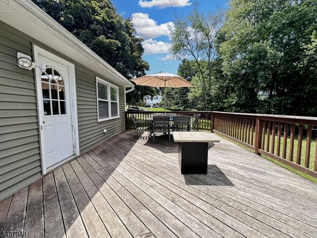 24 Westgate Dr, Sparta Twp., NJ 07871