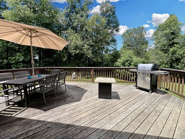 24 Westgate Dr, Sparta Twp., NJ 07871