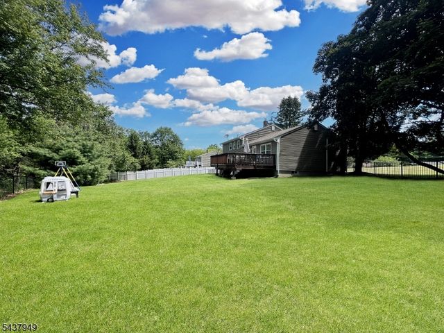 24 Westgate Dr, Sparta Twp., NJ 07871