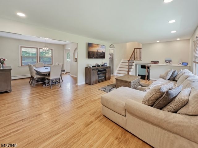 24 Westgate Dr, Sparta Twp., NJ 07871