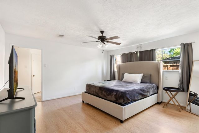 16215 Spinnaker Drive, Crosby, TX 77532