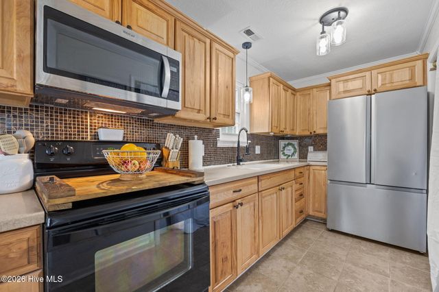 2820 Harvest Road, Grimesland, NC 27837