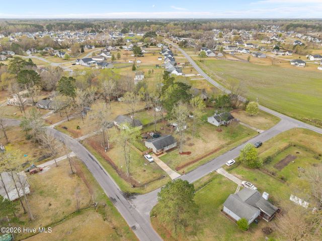 2820 Harvest Road, Grimesland, NC 27837