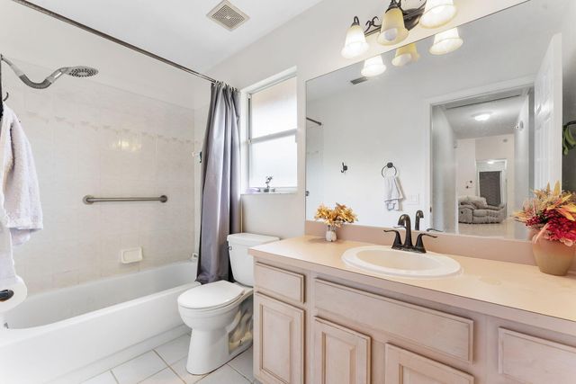 112 Laurel Way, Royal Palm Beach, FL 33411