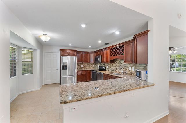 112 Laurel Way, Royal Palm Beach, FL 33411