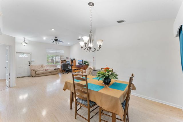 112 Laurel Way, Royal Palm Beach, FL 33411