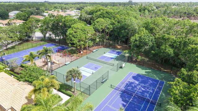 112 Laurel Way, Royal Palm Beach, FL 33411