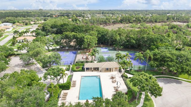 112 Laurel Way, Royal Palm Beach, FL 33411