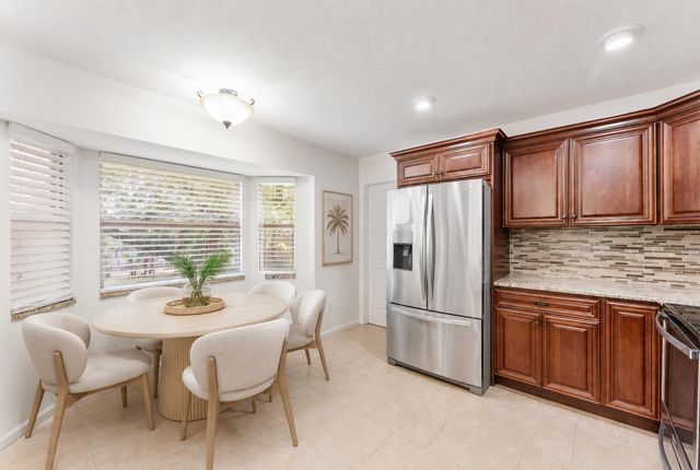 112 Laurel Way, Royal Palm Beach, FL 33411