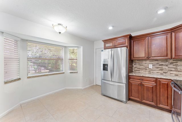 112 Laurel Way, Royal Palm Beach, FL 33411