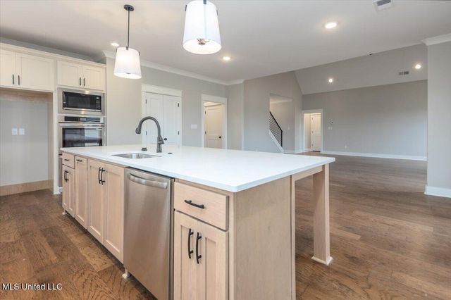 1694 Bakersfield Way, Nesbit, MS 38651