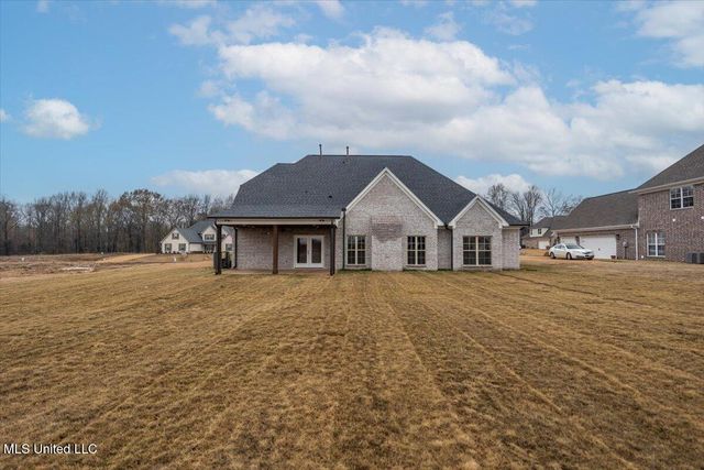 1694 Bakersfield Way, Nesbit, MS 38651
