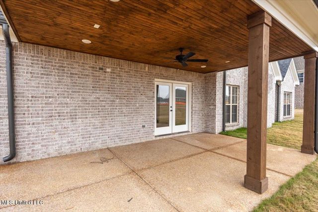 1694 Bakersfield Way, Nesbit, MS 38651