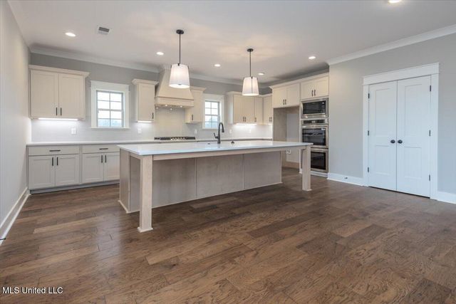 1694 Bakersfield Way, Nesbit, MS 38651