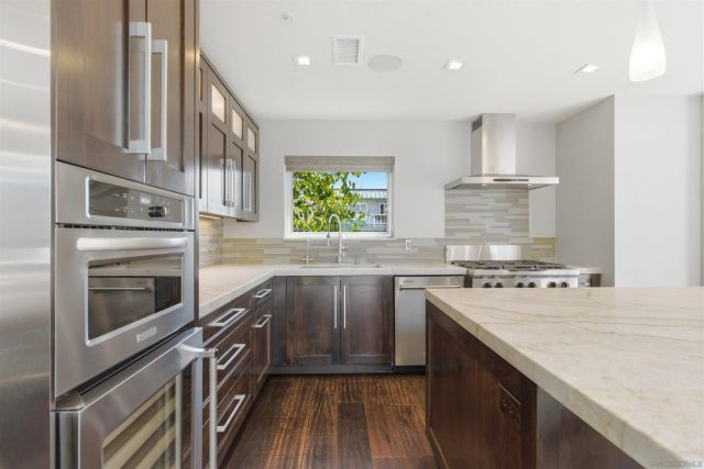 2372 Oxford Ave, Cardiff, CA 92007