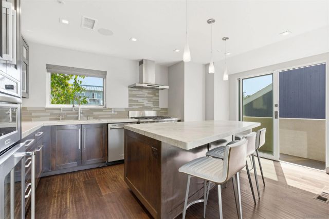 2372 Oxford Ave, Cardiff, CA 92007