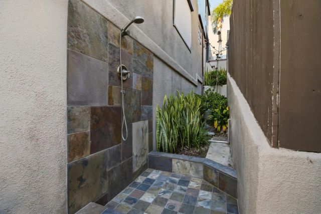 2372 Oxford Ave, Cardiff, CA 92007