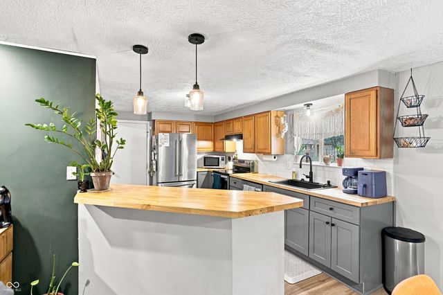 4115 Hollow Creek Drive, Indianapolis, IN 46268