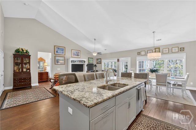 2202 Woodside Crossing, Savannah, GA 31405