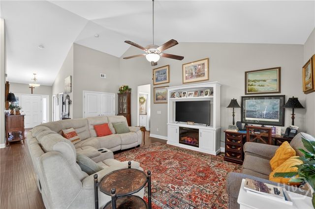 2202 Woodside Crossing, Savannah, GA 31405