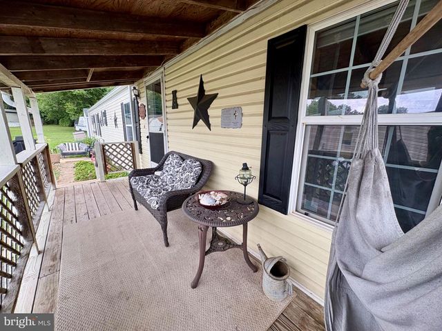 20 CIRCLE DR, Columbia, PA 17512