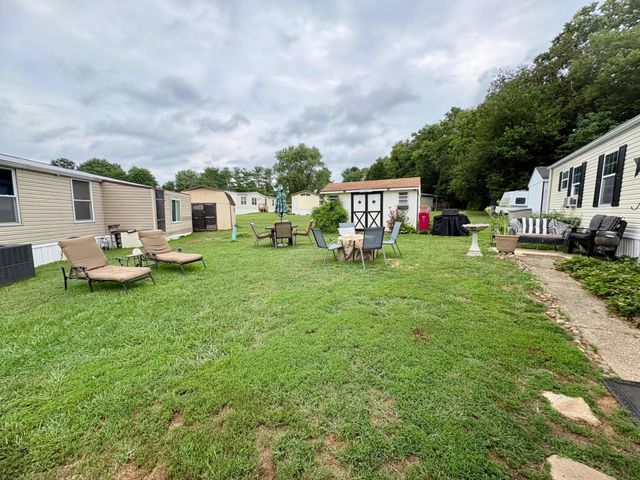 20 CIRCLE DR, Columbia, PA 17512
