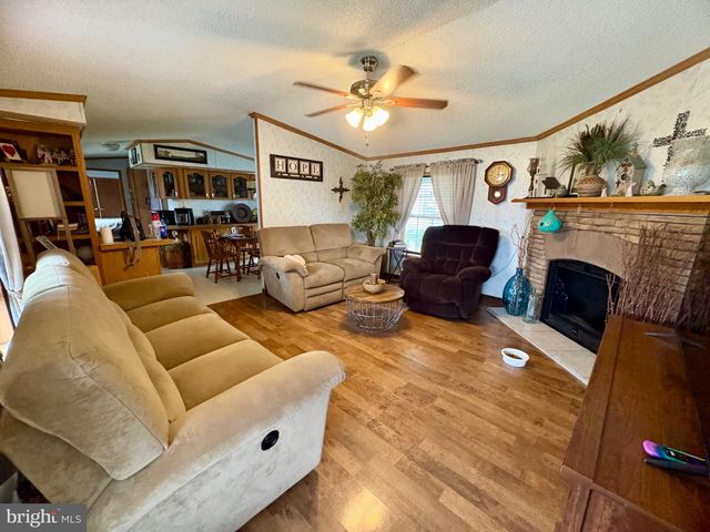 20 CIRCLE DR, Columbia, PA 17512