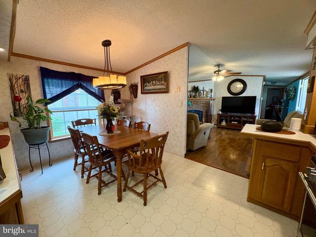 20 CIRCLE DR, Columbia, PA 17512