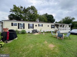 20 CIRCLE DR, Columbia, PA 17512