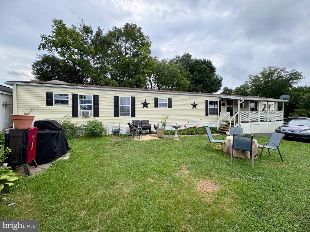 20 CIRCLE DR, Columbia, PA 17512