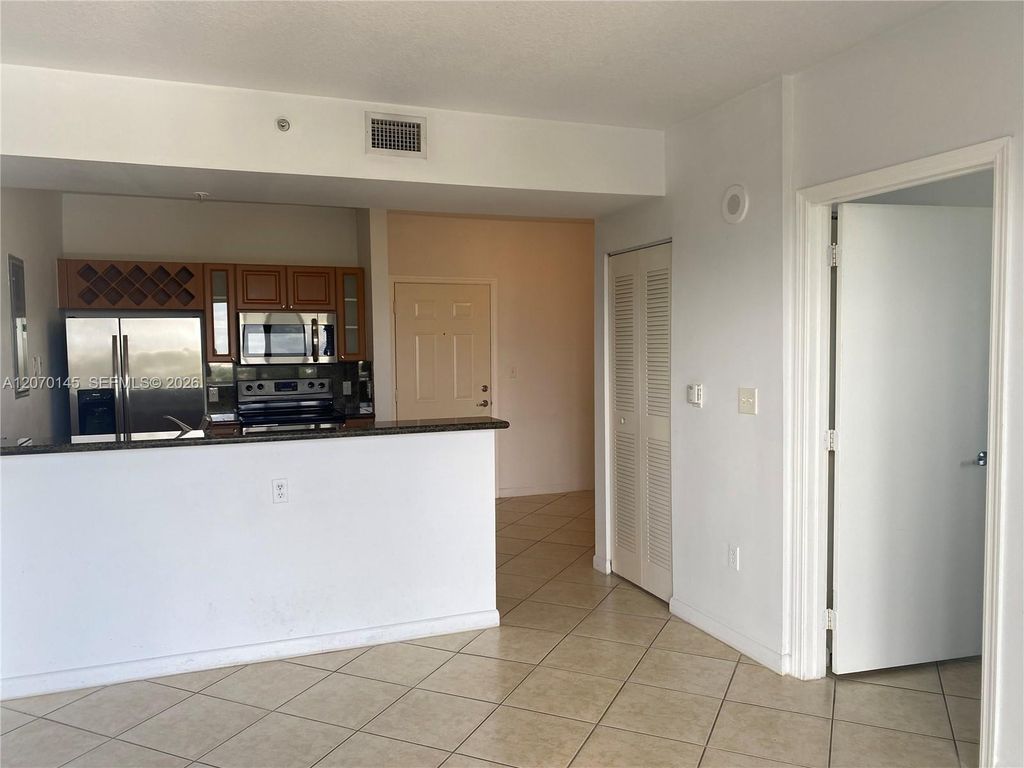 1 Glen Royal Parkway 1113, Miami, FL 33125
