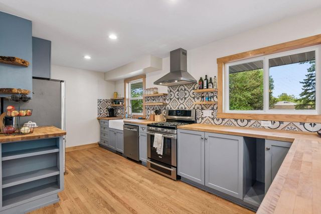 3425 Churchill Street, Shoreview, MN 55126
