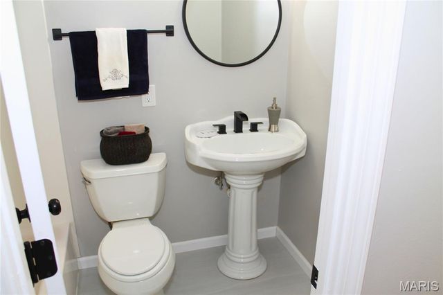 1238 Brenthaven Lane, Florissant, MO 63031