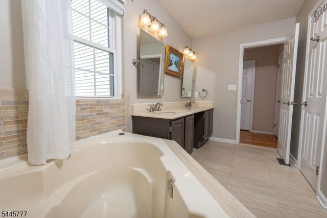 103 Porter Way East, Bridgewater Twp., NJ 08807