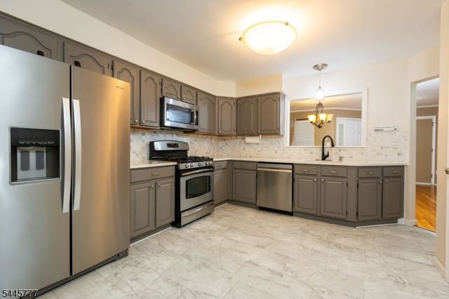 103 Porter Way East, Bridgewater Twp., NJ 08807