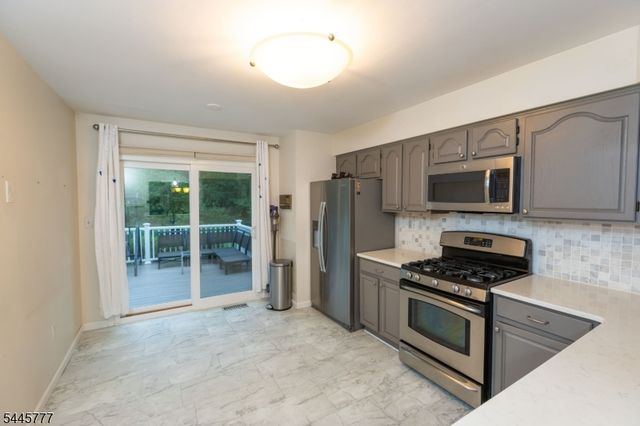 103 Porter Way East, Bridgewater Twp., NJ 08807