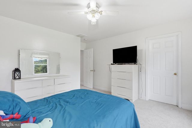 242 STREET OF DREAMS, Martinsburg, WV 25403